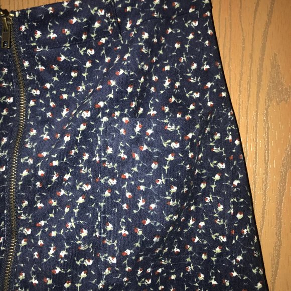 Francesca's Floral Skirt - Picture 3 of 6